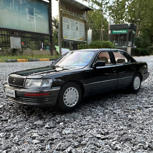 1:18 Lexus LS400 Diecast Metal Model Car | Classic Roof, Vintage Collectible